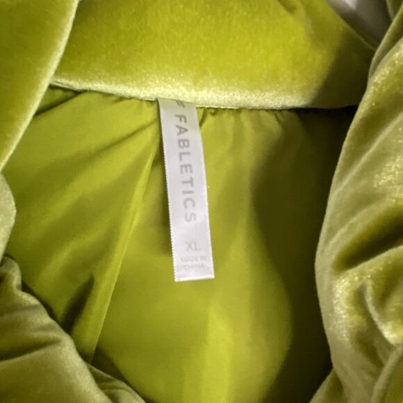 Fabletics Wander Velour Neon Green Cropped Puffer Jacket Women's Size XL Blogger - Picture 4 of 11